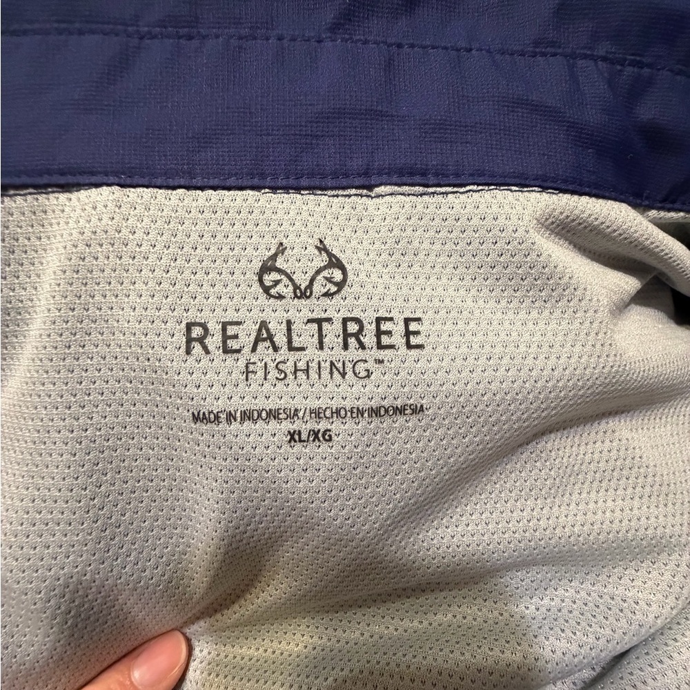 Realtree Navy Lightweight Button Up Shirt - Picture 5 of 5